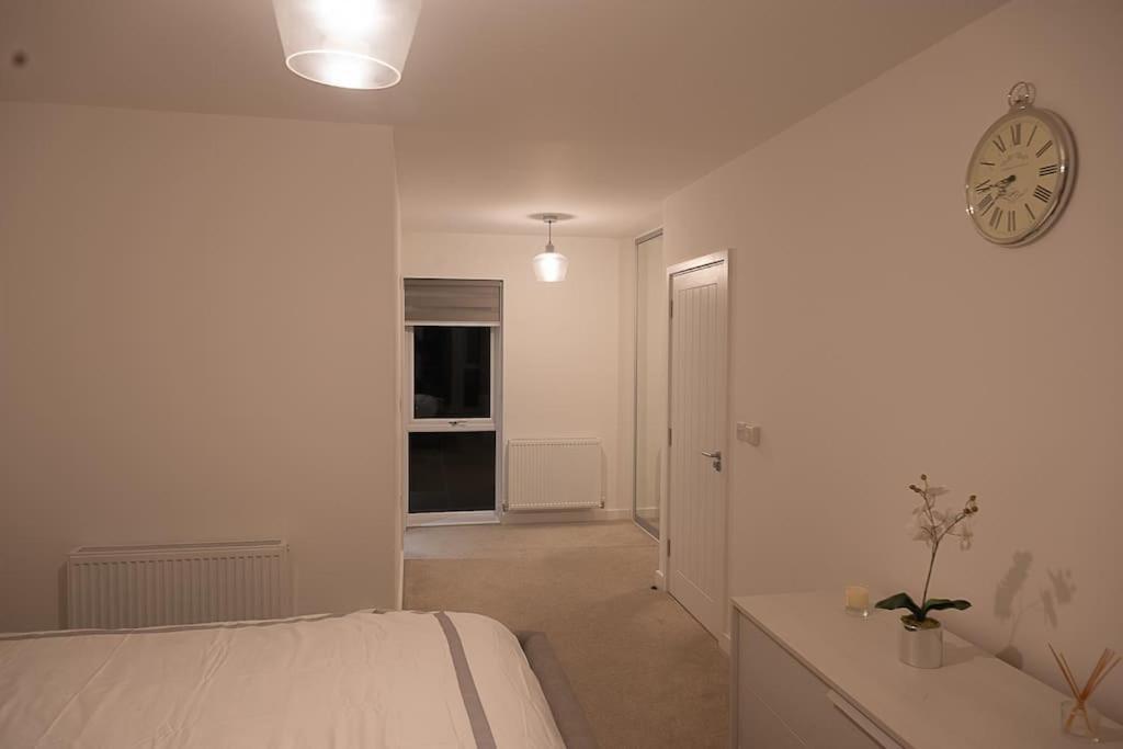 Exquisite Cozy House, Close To Train Station And Amenities Harold Wood Exteriör bild